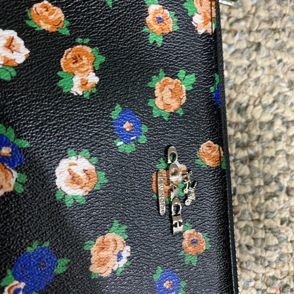 Coach crossbody - Picture 4 of 9